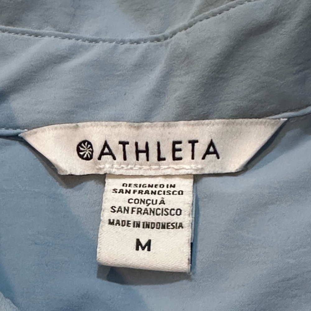 Athleta Blue Button Up Shirt Size M Lightweight w/ Zipper Pocket - Picture 10 of 16